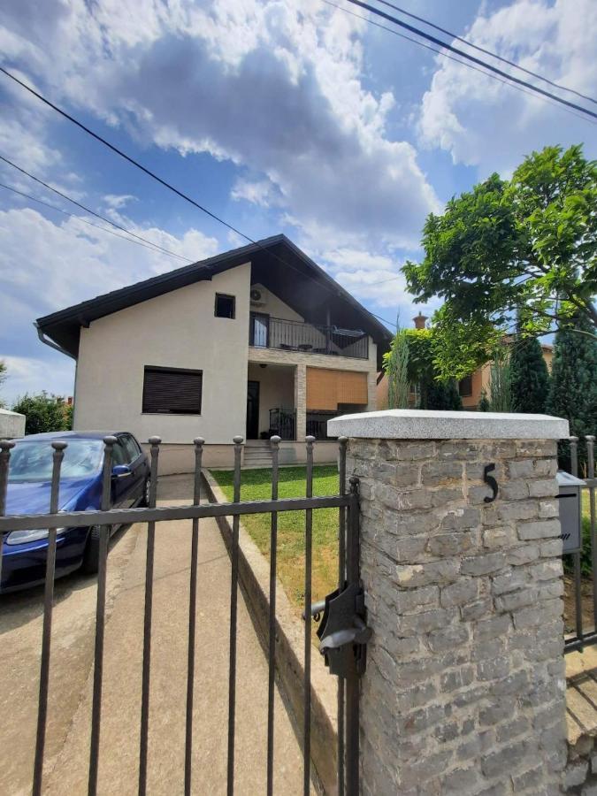 Galerija Park 1 Apartment Arandjelovac Bagian luar foto